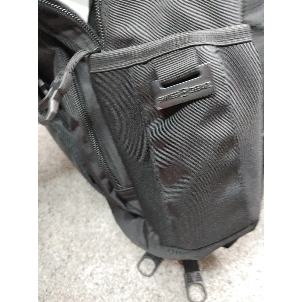 SwissGear 5698 Laptop Backpack Black Luggage Travel Tech Pockets Tactical 18x12